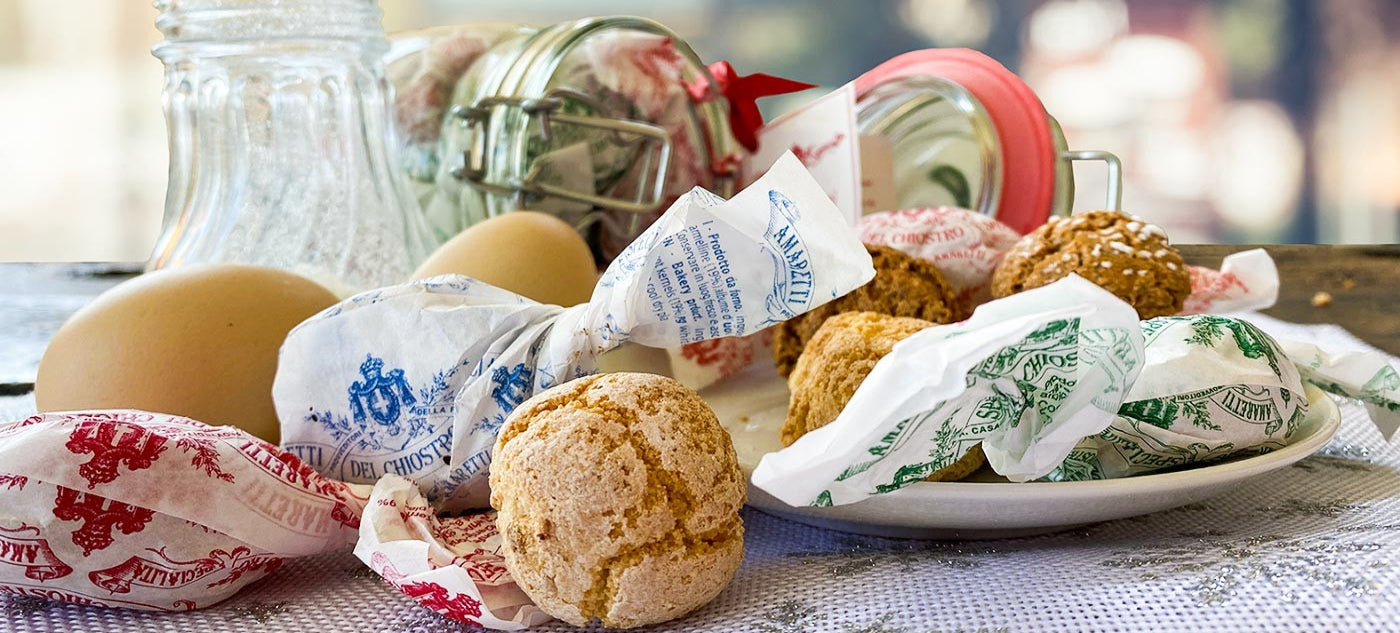 Biscottiera Rossana con Amaretti Croccanti, Cantuccini e Baci del Chiostro