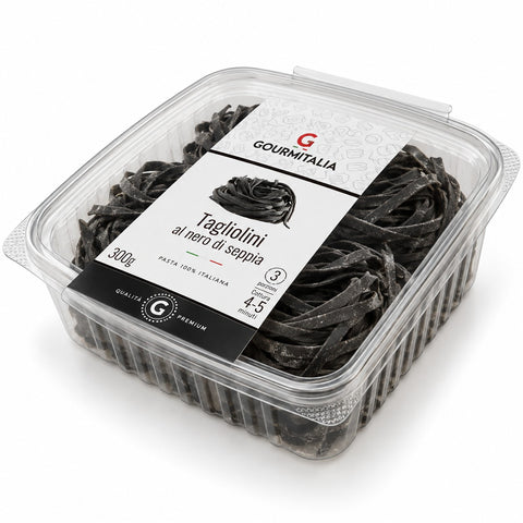 Tagliolini al Nero di Seppia all'Uovo