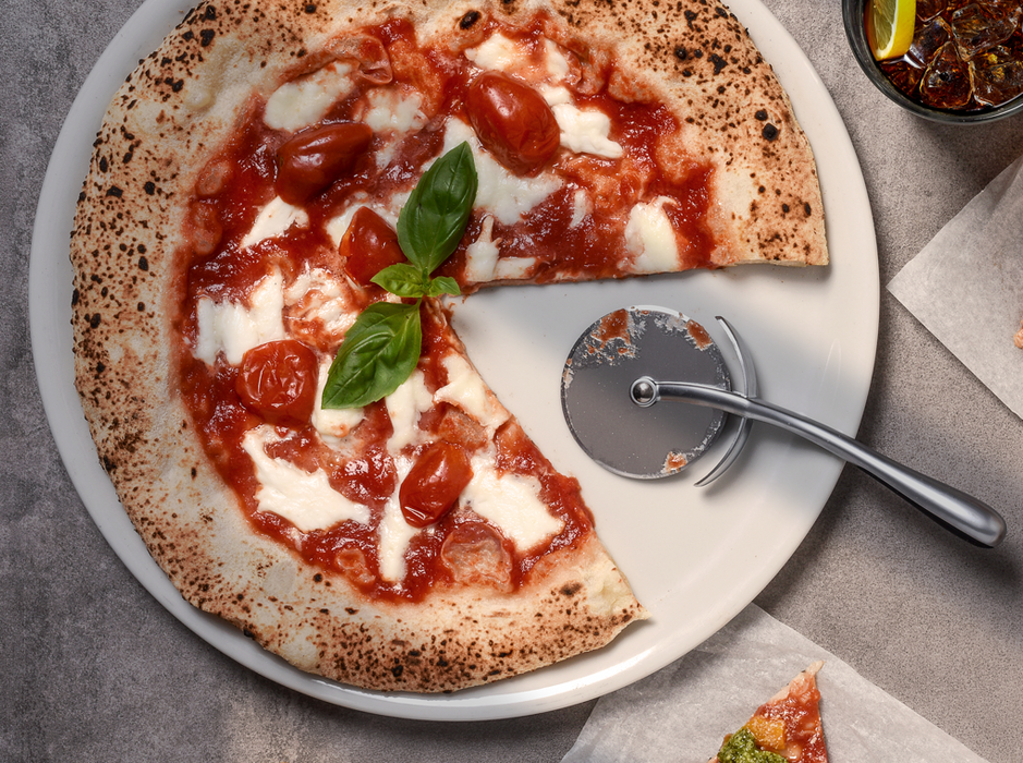 Pizza Margherita con Basilico