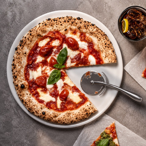 Pizza Margherita con Basilico