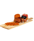 Nduja es un salami para untar suave y picante considerado uno de los más famosos, si no el más famoso, de los alimentos típicos de Calabria.Nduja se origina en Spilinga.  Proviene de la palabra francesa "andouille", que significa "salchicha". Se elabora con carne de cerdo, un poco de grasa, sal y mucho pimiento rojo. 
